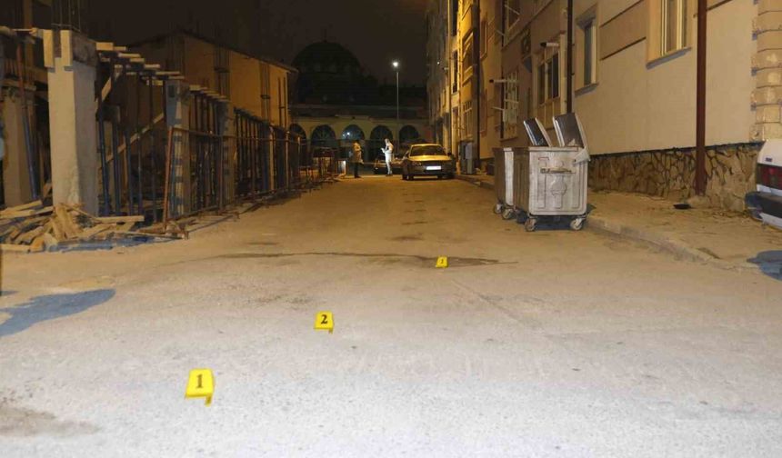 Sokak ortasında tüfekle rastgele ateş açıldı