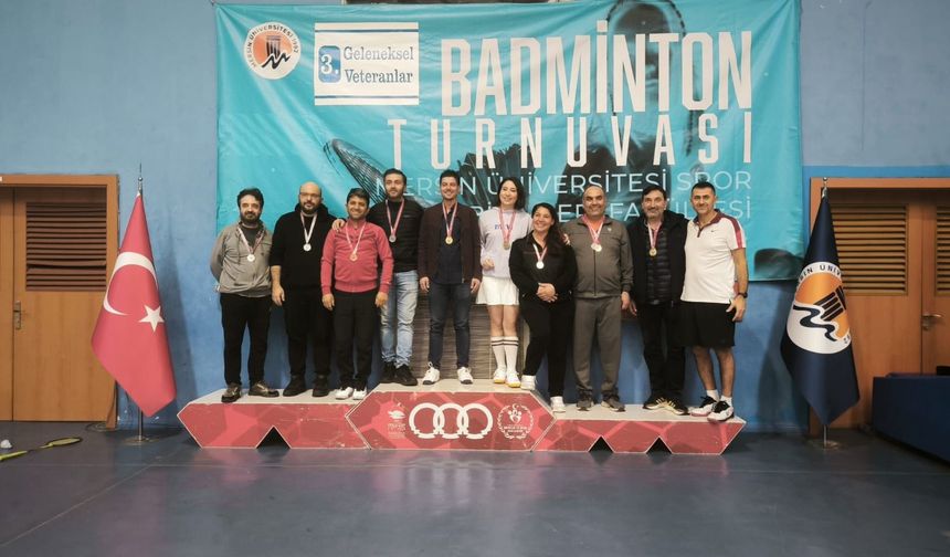 Niğdeli veteran badmintonculardan 14 madalya