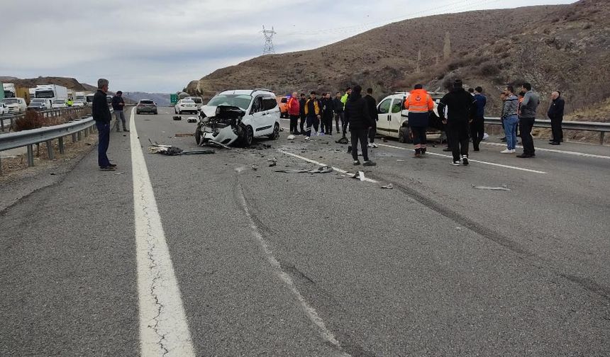 Niğde’de feci kaza, yaralılar var