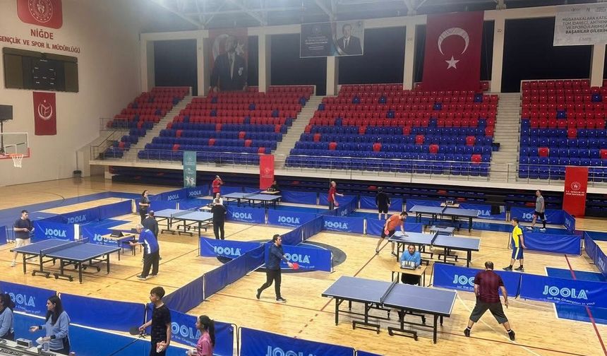 Atatürk’ün Niğde’ye gelişinin anısına masa tenisi heyecanı