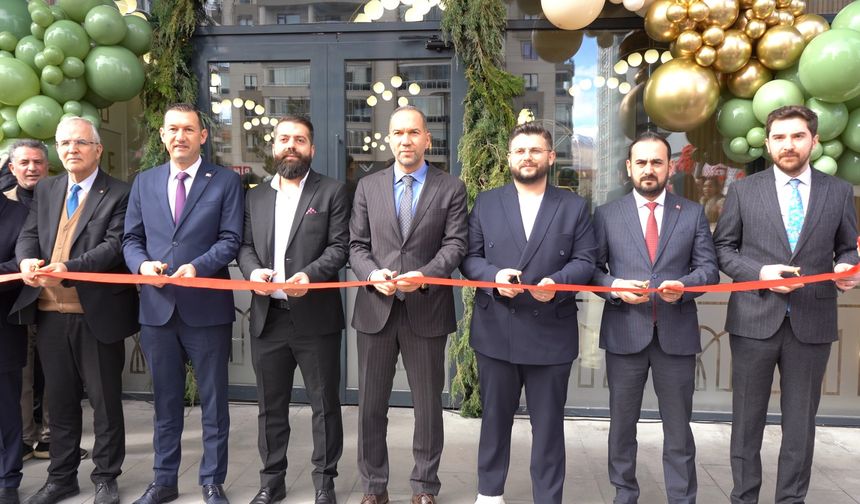 Niğde’de Maye Restaurant görkemli törenle açıldı