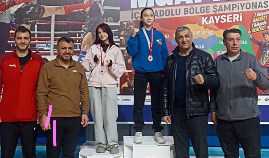 Niğdeli sporculardan Muay Thai’de bölge başarısı