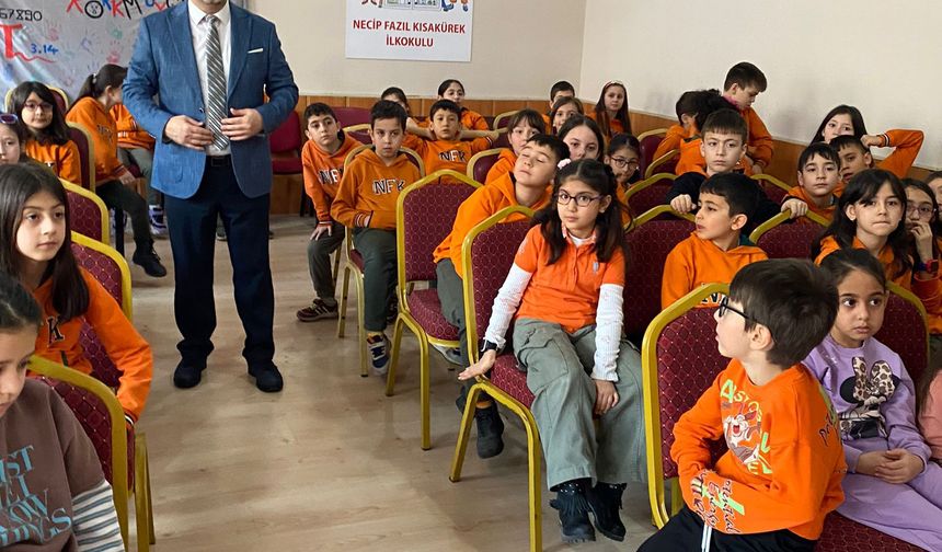 Niğde’de öğrenciler kariyer gününde akademisyenle buluştu