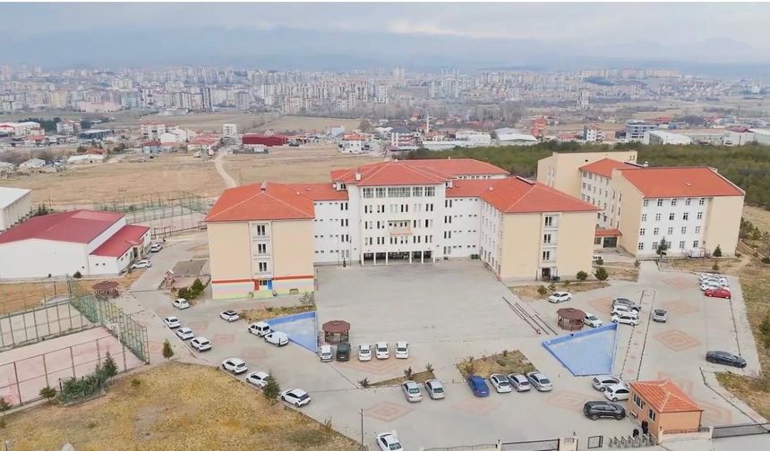 Niğde’de “Fabrika Gibi Okul” geleceğin meslek sahiplerini yetiştiriyor