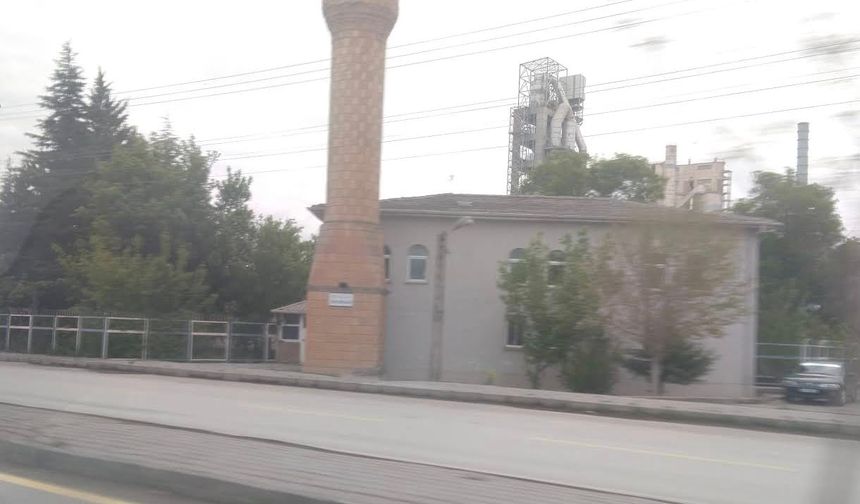 Vatandaşlar Çimento Camii’nin yenilenmesini istiyor