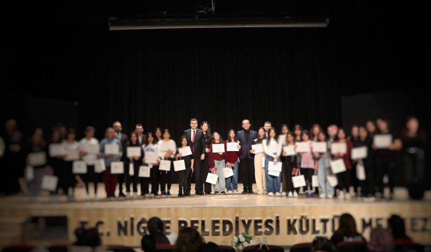 Niğde’de çocuklardan tiyatro gösterisi