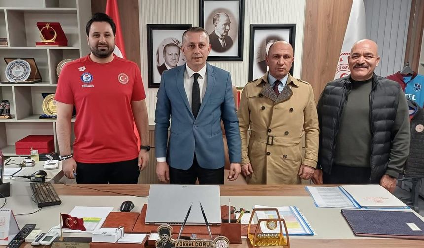 Niğdeli master yüzücüler Adana’dan derecelerle döndü