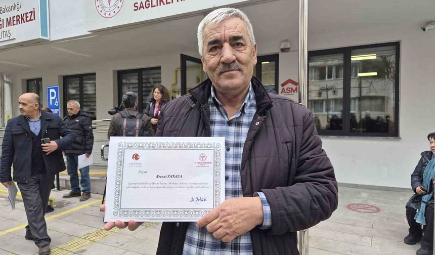 Yaklaşık 40 yıldır içtiği sigarayı 1 haftada bıraktı