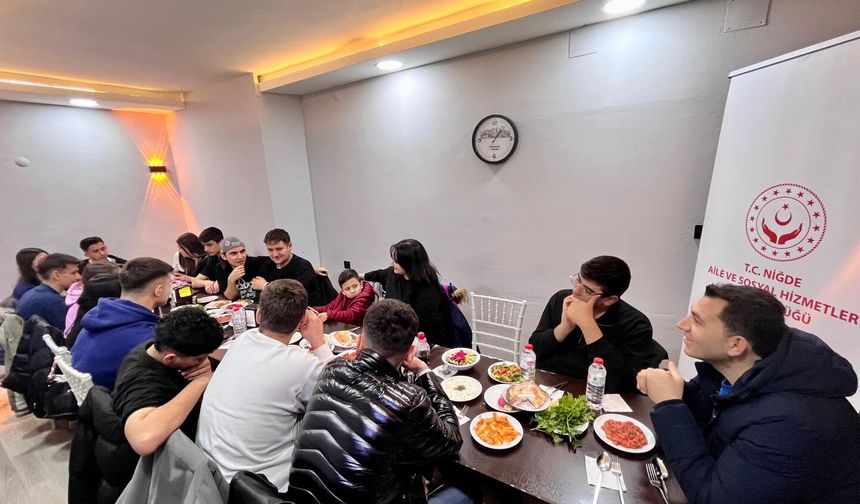 Niğde’de çocuklar ve iftar sofrasında dayanışma