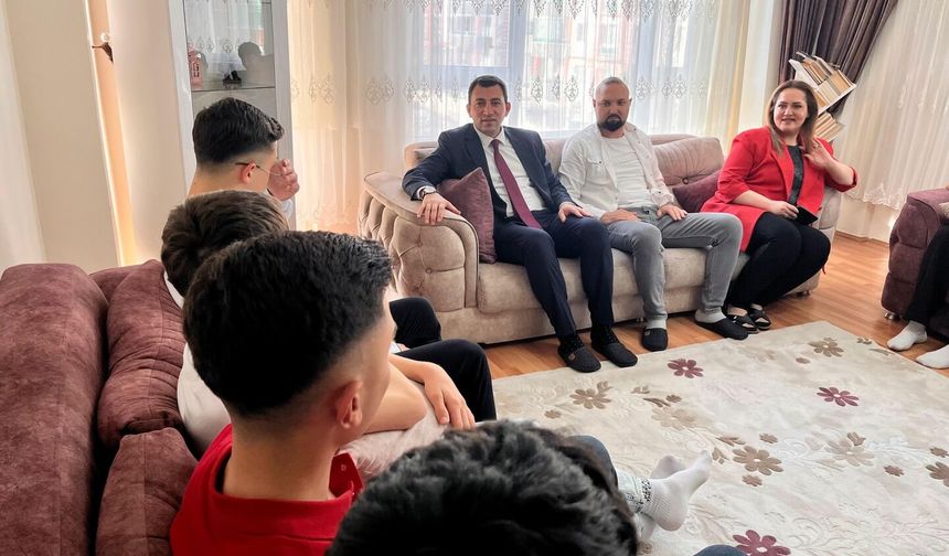 Müdür Kesler’den çocuk evlerine bayram ziyareti