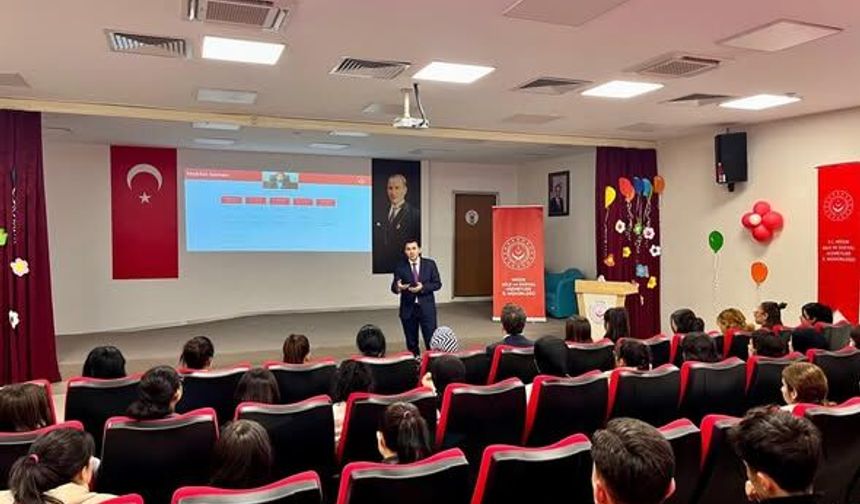 Geleceğe güçlü adım: Niğde’de gençlere oryantasyon eğitimi