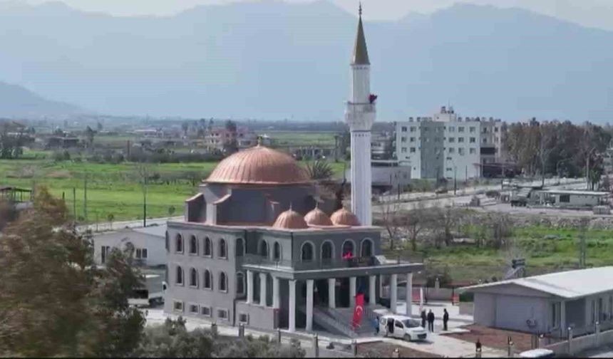 Depremin ardından inşa edilen 123. cami ibadete açıldı