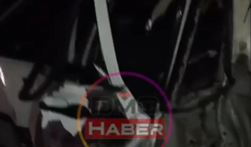 Hafif ticari araçla otomobil çarpıştı: 2 yaralı