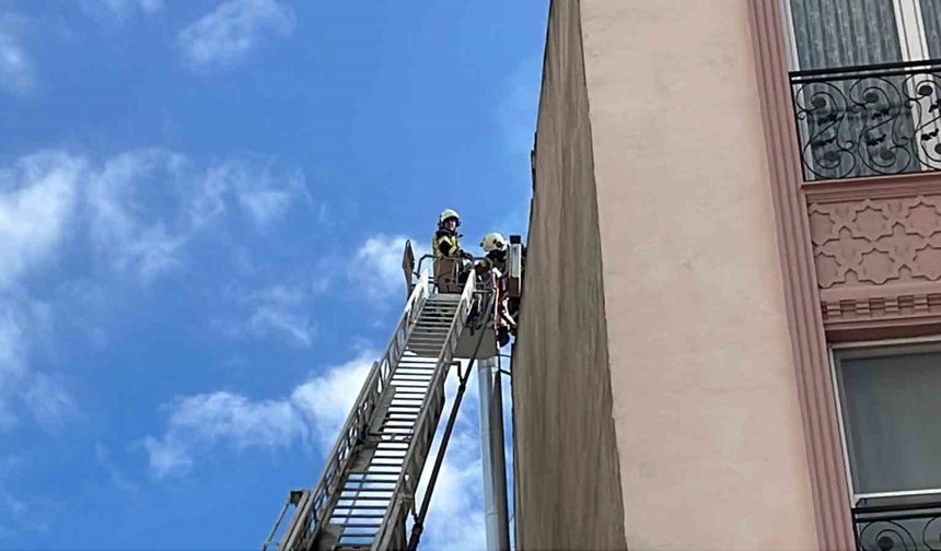 Fırının bacasında çıkan yangın korkuttu