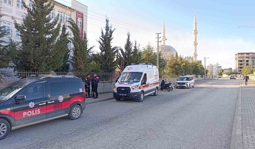 Kavga sırasında bacağına demir çubuk batan genç yaralandı