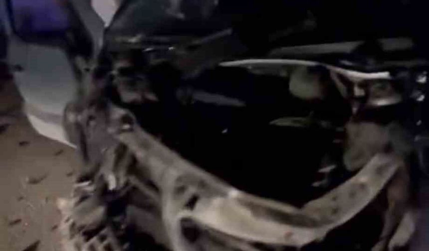 Kavşakta otomobiller çarpıştı: 4 yaralı