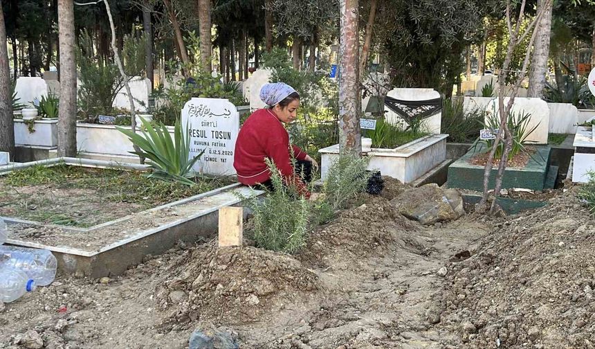 Kocası tarafından öldürülen kadın son yolculuğuna uğurlandı