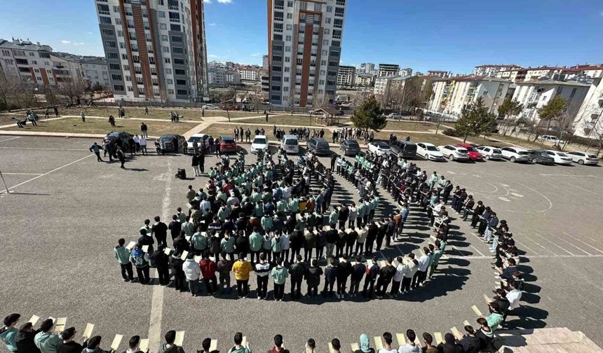 302 genç aynı anda Kuran-ı Kerim'i hatim etti