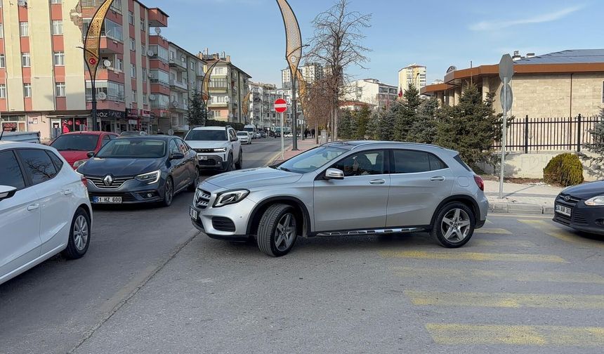 Niğde’de vatandaşlar o yola çözüm bekliyor