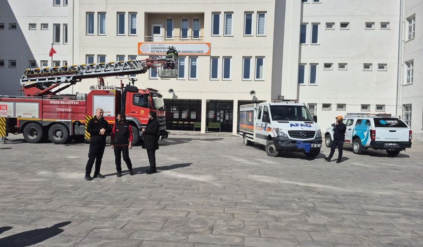 Niğde’de sirenler çaldı, öğrenciler tahliye edildi