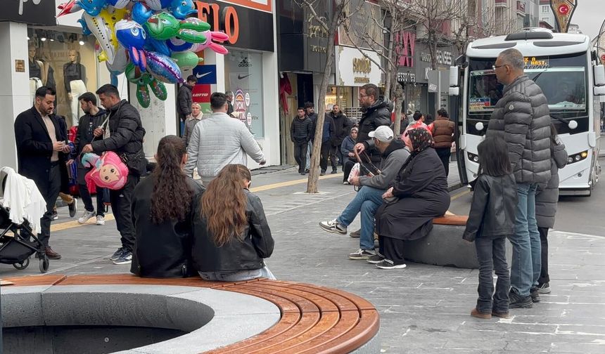 Niğde’de yeni oturma alanları meydanı hareketlendirdi