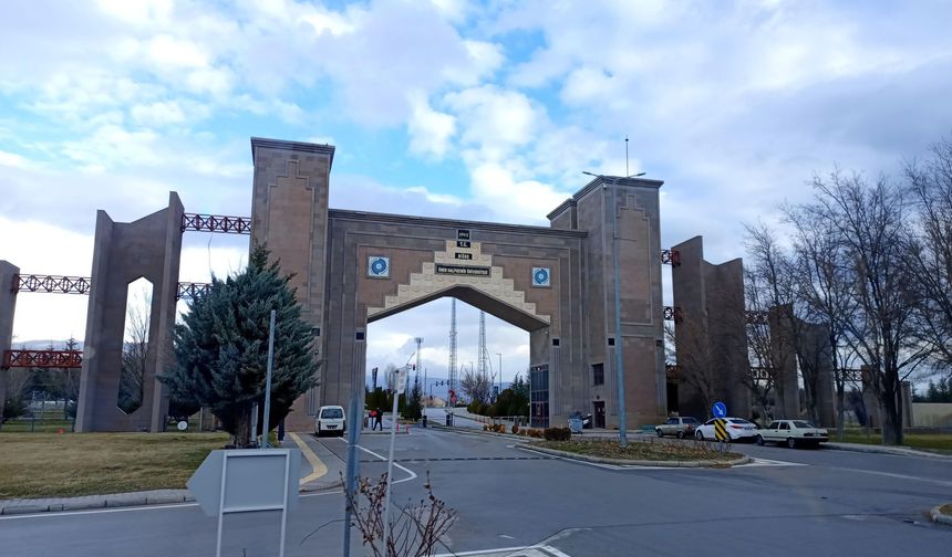 Niğde üniversitesi öğrencisi kazada yaşamını yitirdi