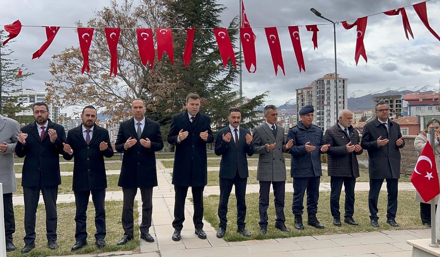 Niğde’de arefe günü şehitlik ziyareti