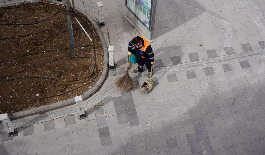 Niğde’de temizlik ekipleri bayramda da görev başında