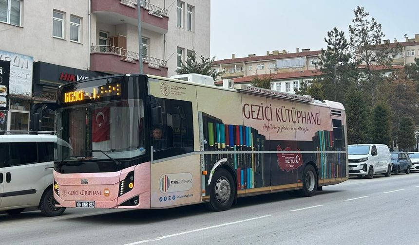 Niğde’de gezici kütüphane hizmeti devam ediyor