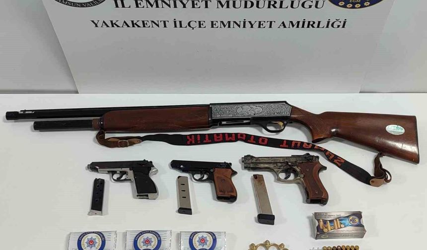 Uyuştu*rucu ve silah ele geçirildi