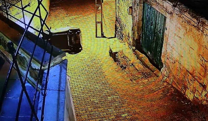 Yokuşu çıkamayan elektrikli bisiklet devrildi