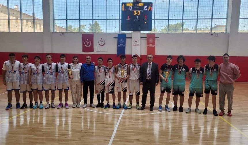 Niğde'de okul sporları 3x3 basketbol heyecanı sona erdi
