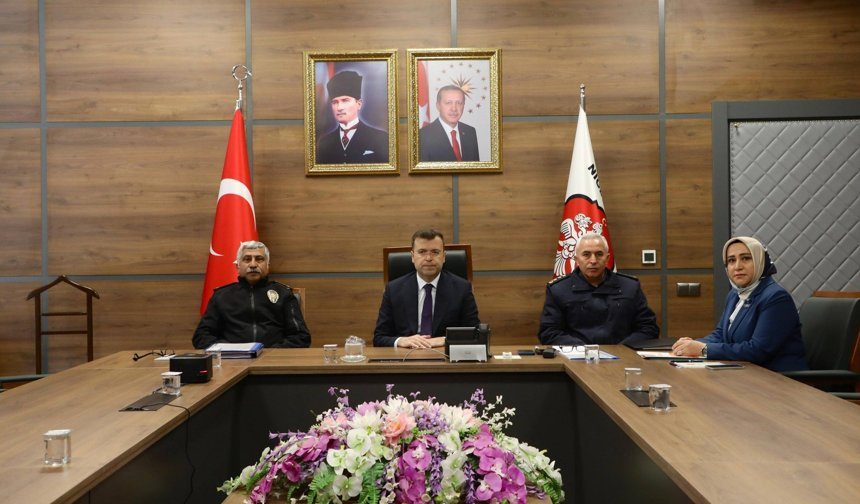 Vali Akmeşe video konferans toplantısına katıldı