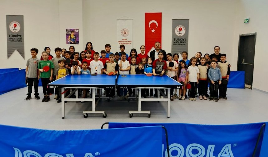 23 Nisan’da minik raketler sahne aldı