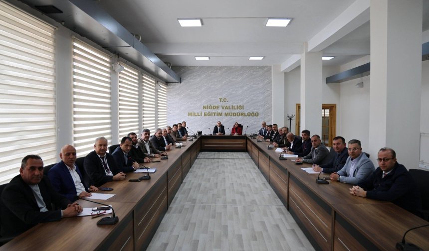 Niğde’de bursluluk sınavı toplantısı gerçekleştirildi