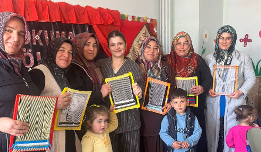 Çardak Ortaokulu’nda halı dokuma atölyesi düzenlendi
