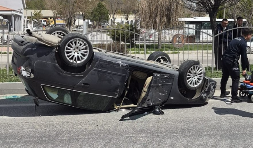 Kontrolden çıkan otomobil takla attı: 2 yaralı