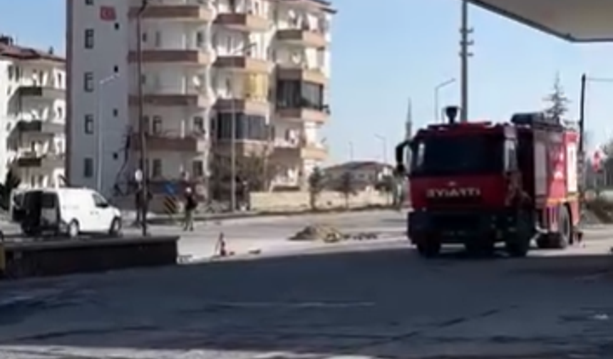 Niğde-Kayseri yolunda doğalgaz borusu patladı