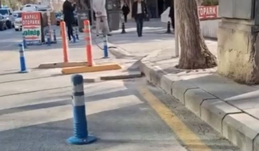 Engelliler için kaldırıma çıkış rampası var iniş rampası yok