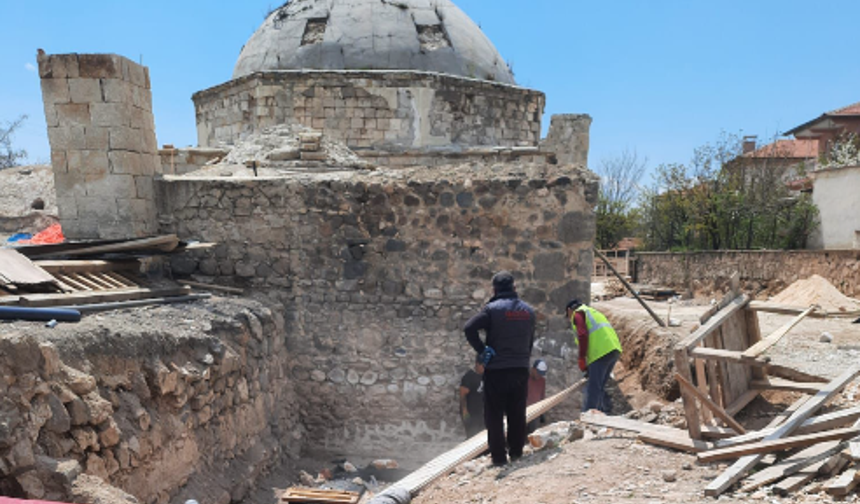 Fertek Hamamı’nda restorasyon çalışmaları yeniden başladı