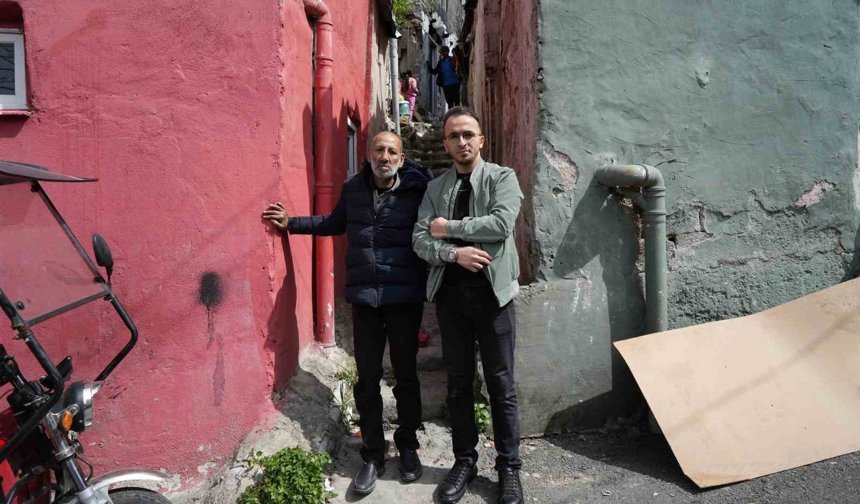 Eşiyle birlikte yaptığı poğaçalarla insanlara umut oluyor