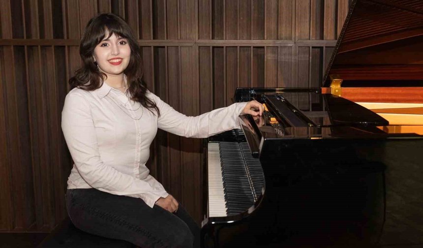 Genç piyanistin 'üstün' başarısı