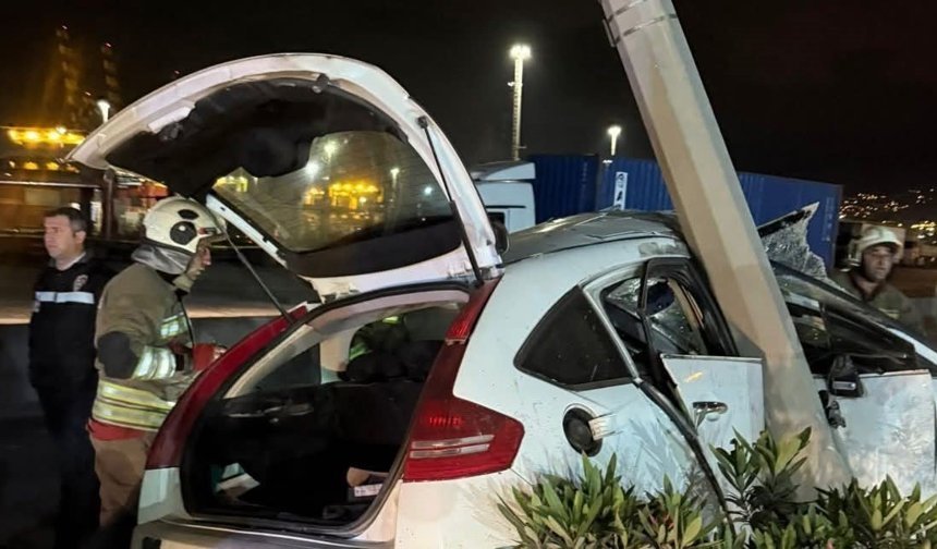 Hurdaya dönen otomobilin sürücüsü yaralandı