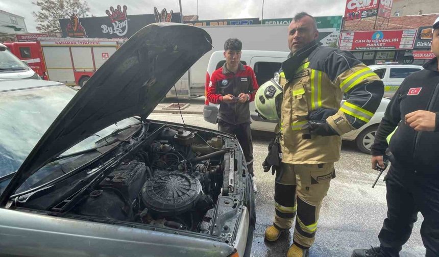 Yanan otomobile esnaftan hortumlu müdahale