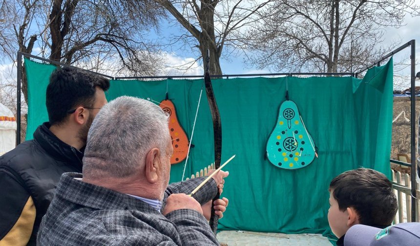 Huzurevi sakinlerinden Altay Köyü’nde Nevruz coşkusu