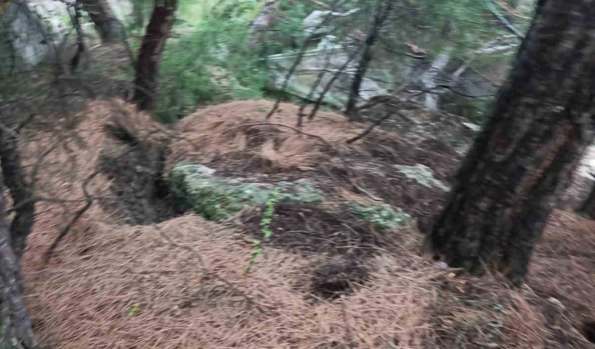 Heyelan ve kaya düşmesi nedeniyle 13 daire tahliye edildi