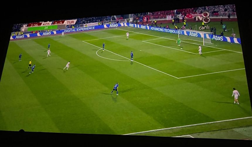 Bor Sinema salonunda Milli maç heyecanı