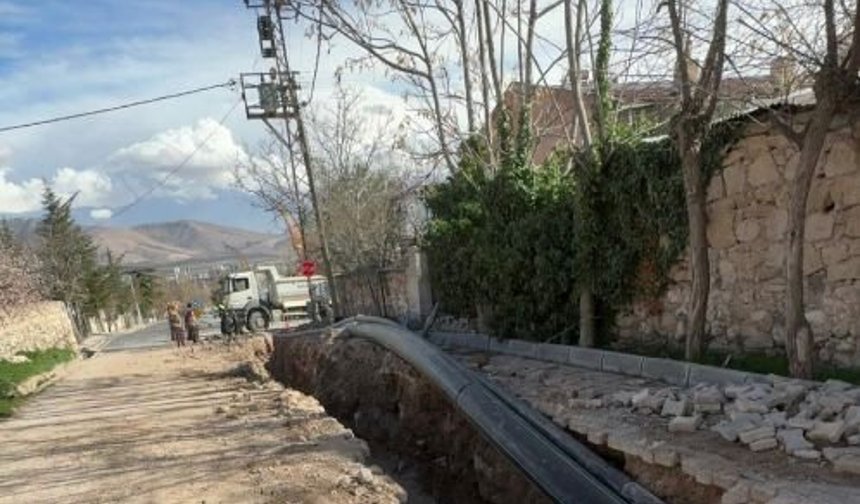 Niğde’de o mahallede su hattı yenileniyor