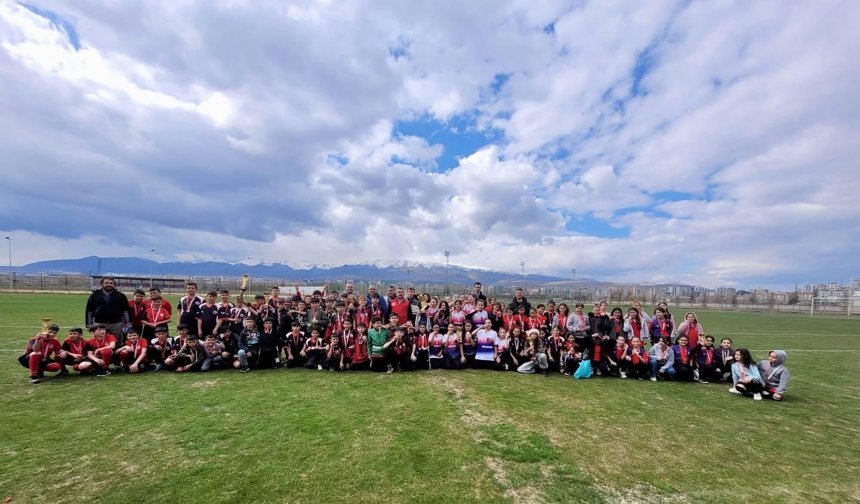 Niğde’de küçükler ragbi müsabakaları tamamlandı