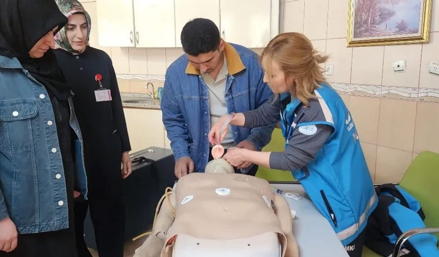 Niğde UMKE’den sağlık personeline hayat kurtaran eğitim